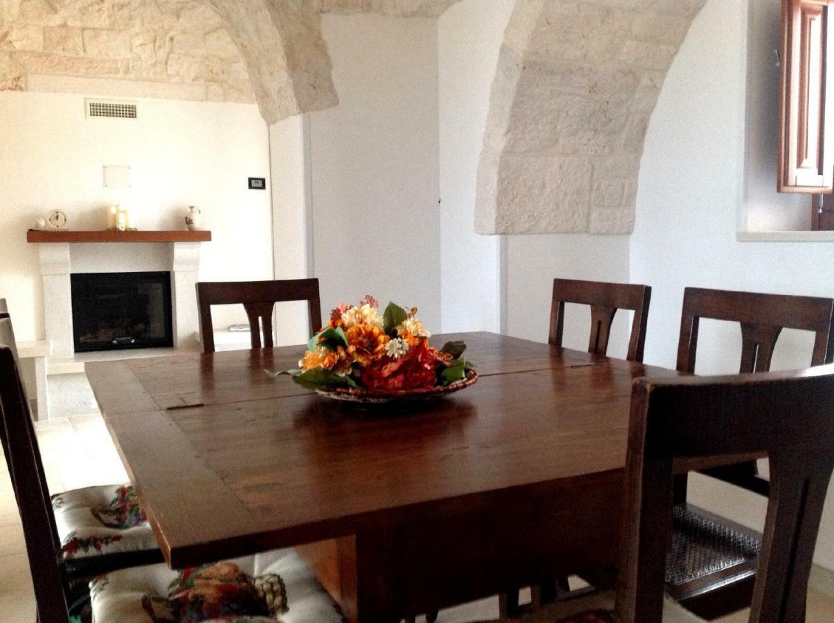I Trulli Del Mulino Villa Locorotondo Exterior photo